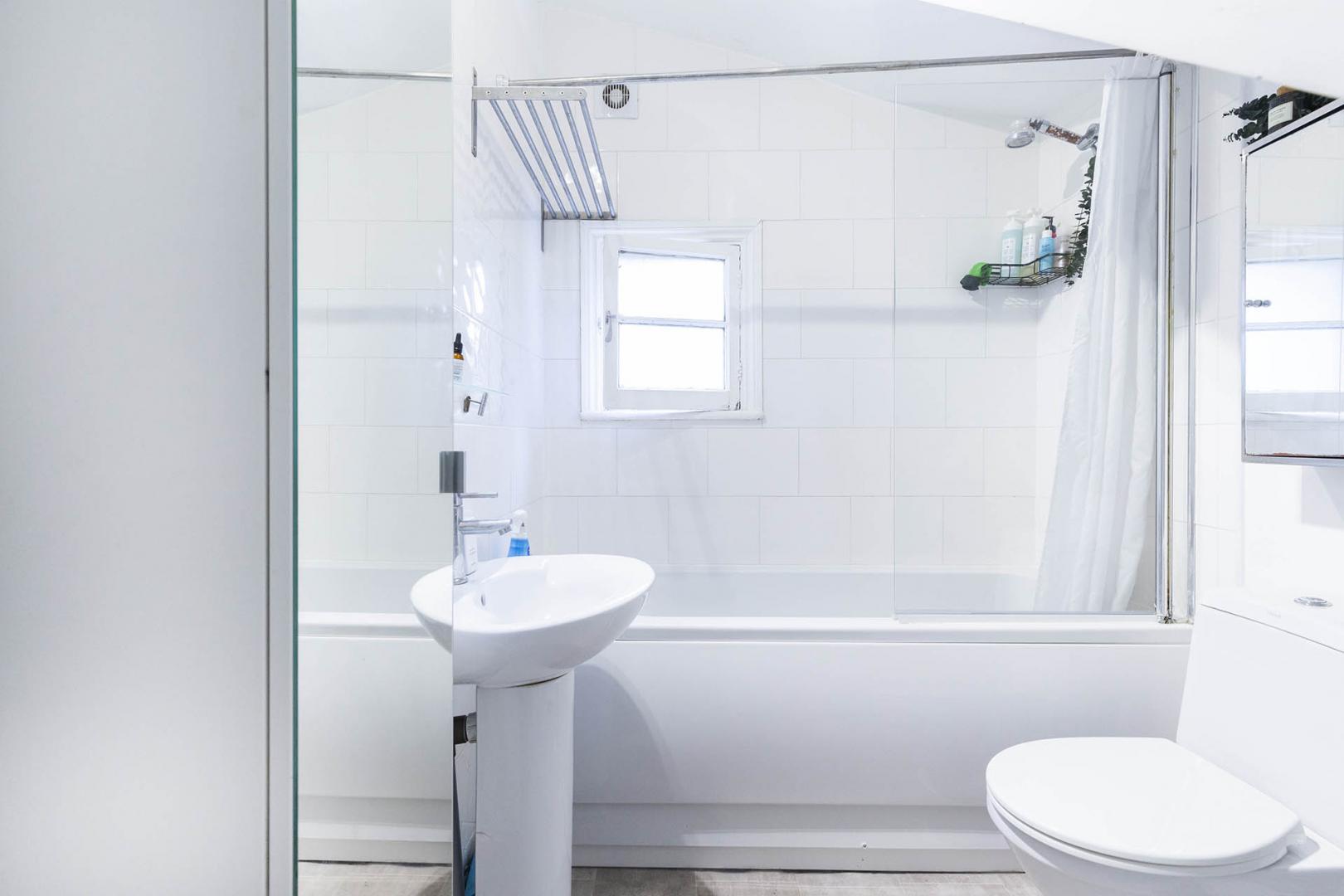 			1 Bedroom, 1 bath, 1 reception Flat			 Priory Road, WEST/SOUTH HAMPSTEAD